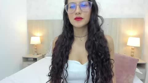 Lili Morales online show from February 2025 02:12:02 PM