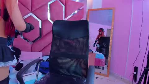 Snapshot of lili_starr chatting on July 2026 06:20:02 AM lili_starr online show from July 2026 06:20:02 AM