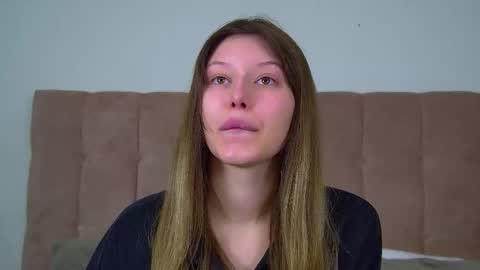 Mia online show from February 2026 06:22:02 AM