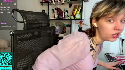 Lilian online show from April 2026 07:03:02 AM