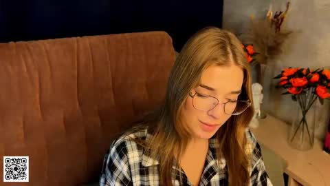 LilianLees online show from November 2025 04:06:01 PM