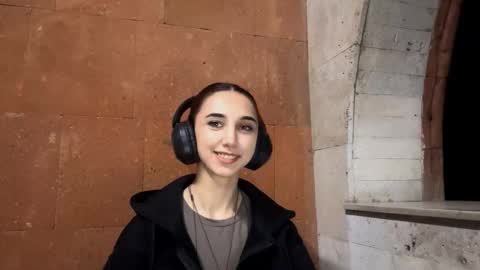 Lina online show from September 2025 10:10:02 PM