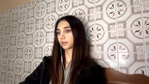 Lina online show from November 2025 10:19:02 PM