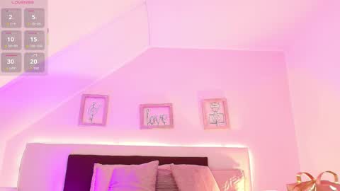 Lilith Savett online show from September 2025 12:30:01 PM