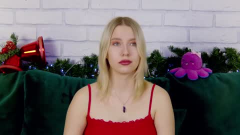 LiliLinn online show from December 2024 05:49:02 AM