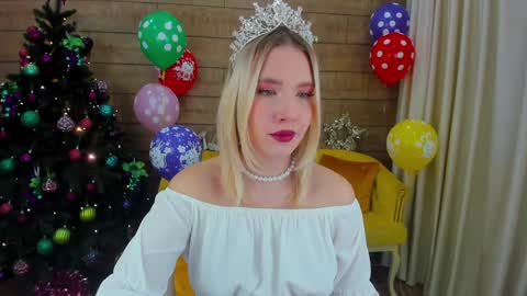 LiliLinn online show from December 2024 05:15:01 AM