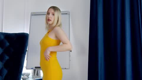 LiliLinn online show from December 2024 08:05:02 AM