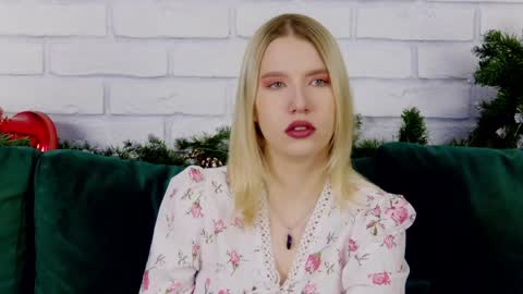 LiliLinn online show from January 2025 04:25:02 AM