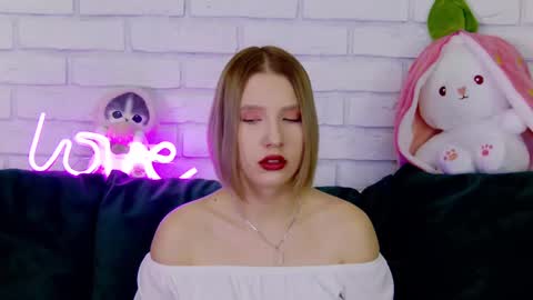 LiliLinn online show from March 2025 05:11:01 AM