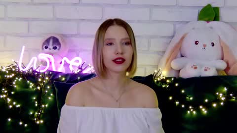 LiliLinn online show from March 2025 08:13:02 AM