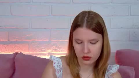 Snapshot of lililinn chatting on June 2026 04:26:02 AM LiliLinn online show from June 2026 04:26:02 AM