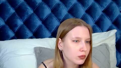 Snapshot of lililinn chatting on July 2026 07:12:01 AM LiliLinn online show from July 2026 07:12:01 AM