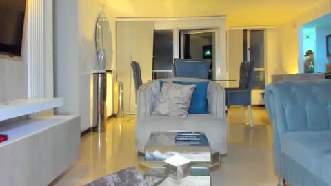 Lili  online show from March 2026 04:42:01 AM