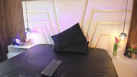 lilit online show from July 2026 06:01:02 PM