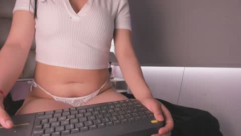 Snapshot of lilit_jade chatting on January 2025 06:41:02 PM Lilit online show from January 2025 06:41:02 PM