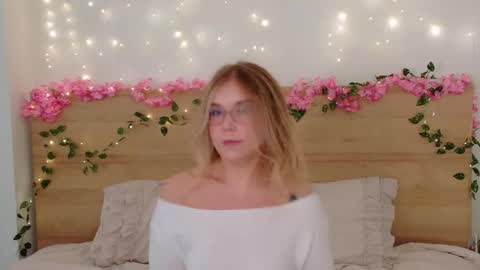 Lilith Bonheur online show from September 2025 12:26:02 AM