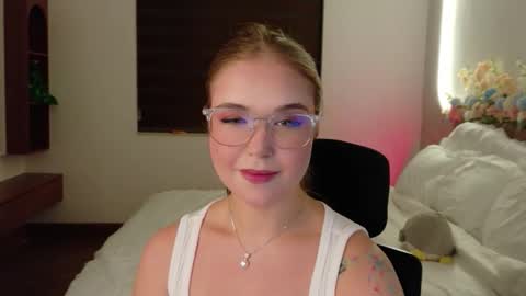 Lilith Bonheur online show from April 2026 09:48:01 PM