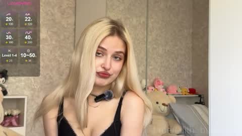 Snapshot of lilith_butterfly chatting on June 2026 12:10:02 PM Lilly online show from June 2026 12:10:02 PM