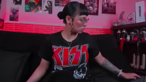 Snapshot of lilith_deveraux_ chatting on September 2025 04:41:01 PM MISTRESS LILITH online show from September 2025 04:41:01 PM