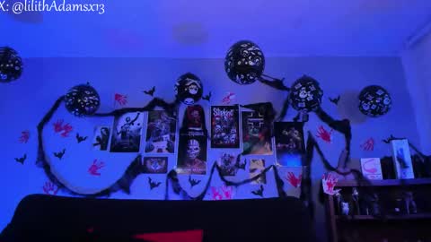 Snapshot of lilith_deveraux_ chatting on October 2025 06:20:02 PM MISTRESS LILITH online show from October 2025 06:20:02 PM