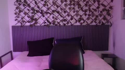 Lilith Patton  online show from December 2025 12:45:02 PM