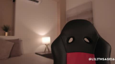 lilith_sage_ online show from September 2025 12:05:02 PM