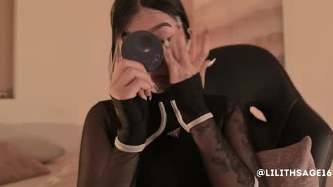 lilith_sage_ online show from September 2025 11:55:01 AM