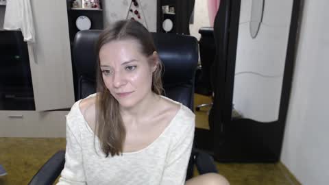 lilith small21 online show from December 2024 12:16:02 PM