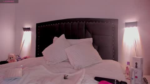 Snapshot of lilith_thompson chatting on October 2025 02:44:01 AM lilith_thompson online show from October 2025 02:44:01 AM