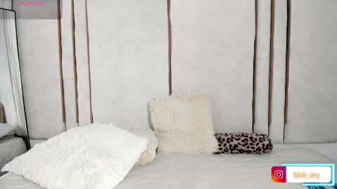 Lilith online show from April 2026 11:21:02 PM