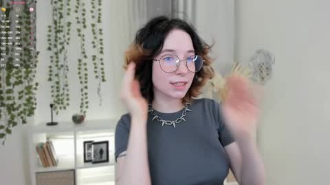 Snapshot of lilithlunna chatting on January 2025 05:12:02 PM Lilith online show from January 2025 05:12:02 PM