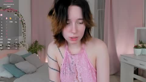 Snapshot of lilithlunna chatting on January 2025 04:45:01 AM Lilith online show from January 2025 04:45:01 AM