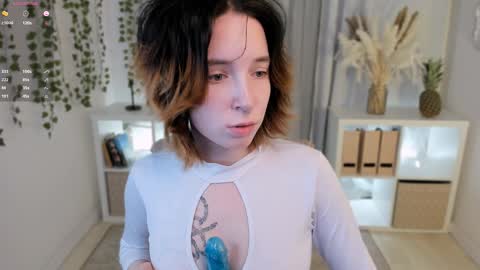 Snapshot of lilithlunna chatting on January 2025 01:41:02 AM Lilith online show from January 2025 01:41:02 AM