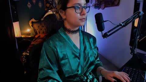 Snapshot of lilithmystic01 chatting on January 2025 02:00:02 AM lilithmystic01 online show from January 2025 02:00:02 AM