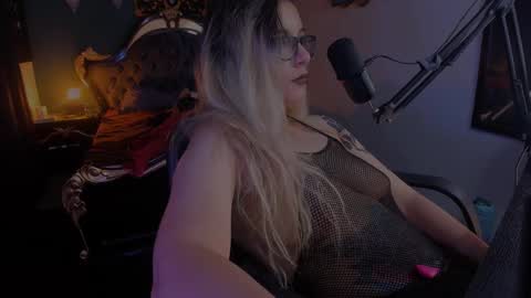 Snapshot of lilithmystic01 chatting on January 2025 04:09:01 PM lilithmystic01 online show from January 2025 04:09:01 PM