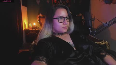 Snapshot of lilithmystic01 chatting on February 2025 05:31:01 PM lilithmystic01 online show from February 2025 05:31:01 PM