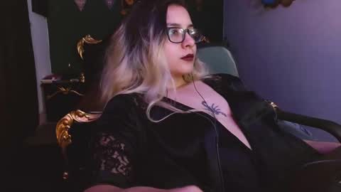 Snapshot of lilithmystic01 chatting on March 2025 01:57:02 PM lilithmystic01 online show from March 2025 01:57:02 PM