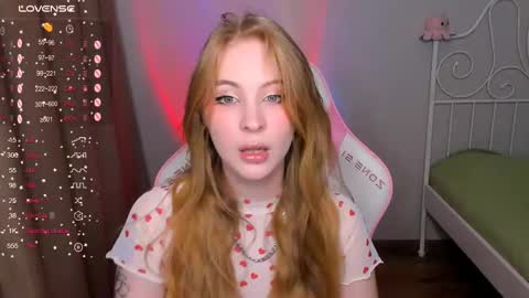 Snapshot of lilkitty_melanie chatting on November 2025 07:38:02 PM Melanie online show from November 2025 07:38:02 PM