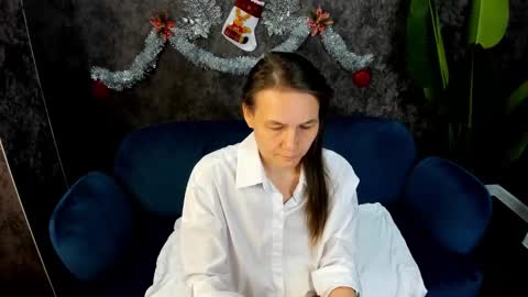 lillian_white1 online show from December 2024 12:32:02 AM