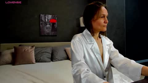 lillian_white1 online show from February 2025 03:05:02 PM