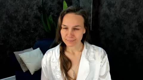 lillian_white1 online show from October 2025 12:02:01 AM