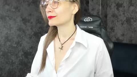 Snapshot of lillian_white1 chatting on June 2026 12:35:01 AM lillian_white1 online show from June 2026 12:35:01 AM
