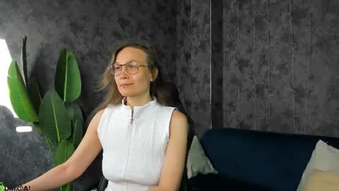 Snapshot of lillian_white1 chatting on June 2026 01:03:01 AM lillian_white1 online show from June 2026 01:03:01 AM