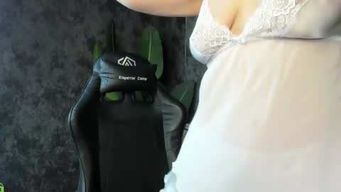 Snapshot of lillian_white1 chatting on July 2026 12:57:01 AM lillian_white1 online show from July 2026 12:57:01 AM