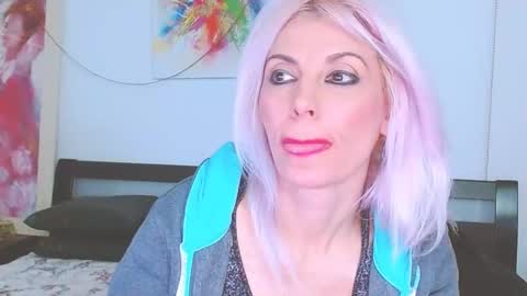 Lara online show from February 2025 03:29:01 AM