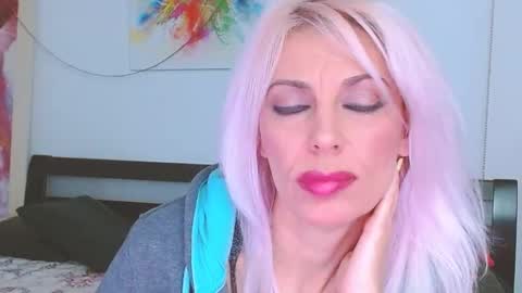 Lara online show from February 2025 09:26:02 PM