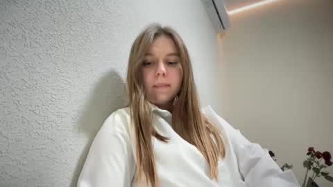 Lily online show from October 2025 09:52:02 AM