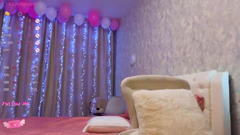 Snapshot of lilliasweety chatting on December 2024 03:56:02 AM Lara Angel online show from December 2024 03:56:02 AM