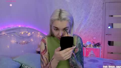 LilliMoore online show from November 2025 11:18:02 PM