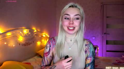 LilliMoore online show from March 2026 11:33:01 PM